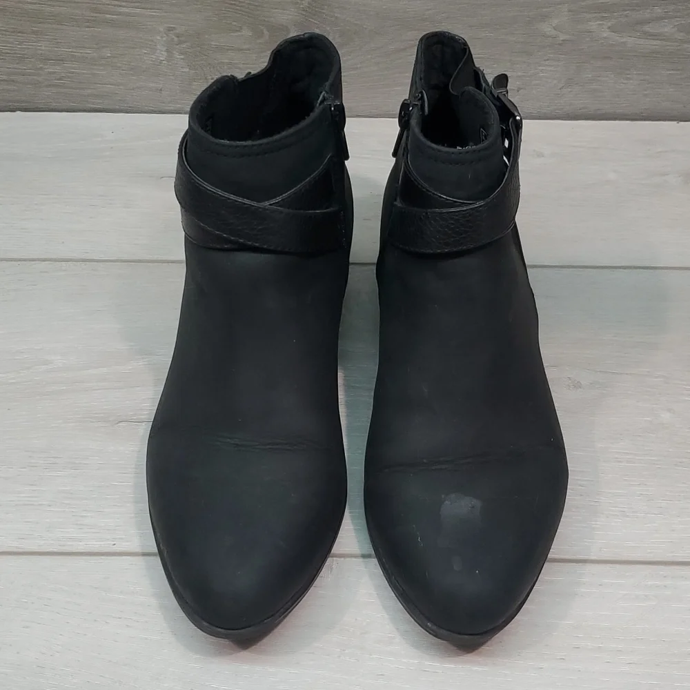 Clarks good used